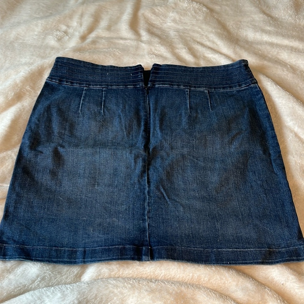 Like new Loft dark denim skirt - W31